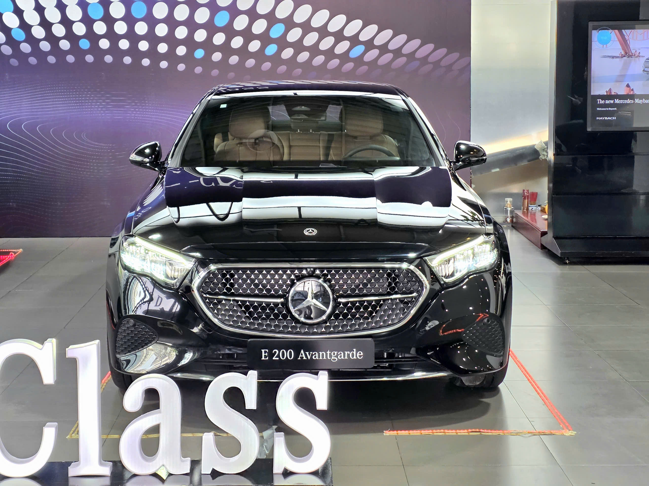 Mercedes-Benz E200 Avantgarde